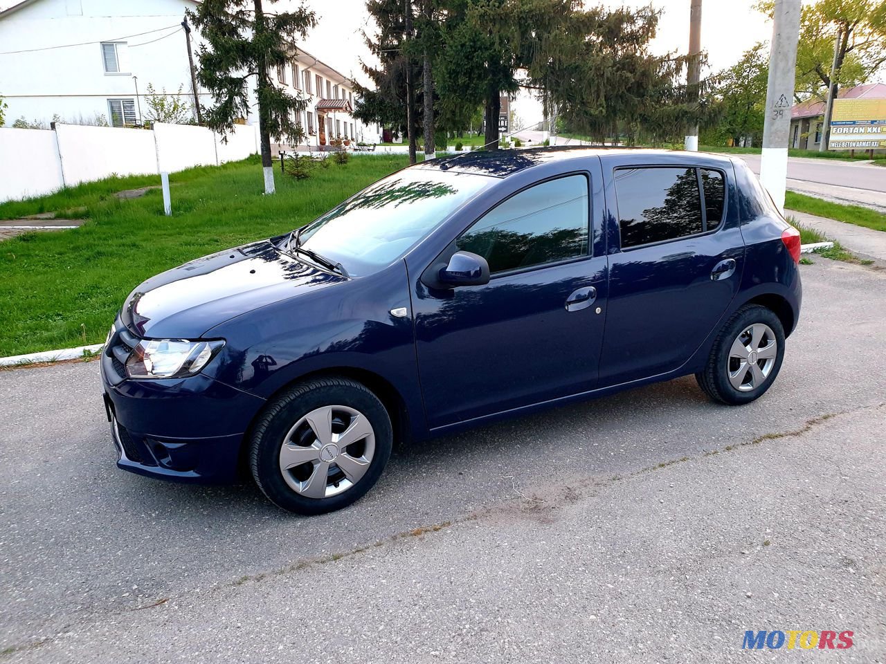 2014' Dacia Sandero photo #1