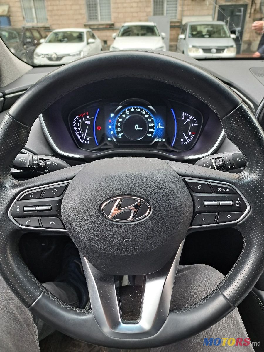 2019' Hyundai Santa Fe photo #4