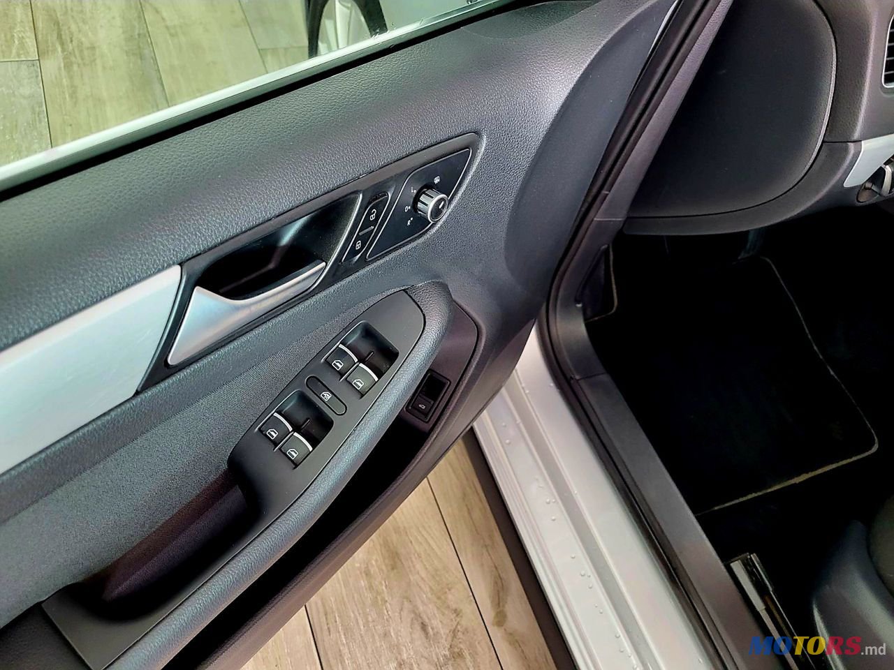 2013' Volkswagen Jetta photo #3