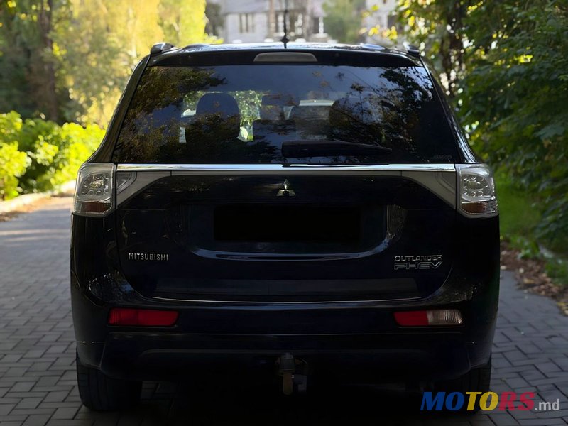 2014' Mitsubishi Outlander photo #5