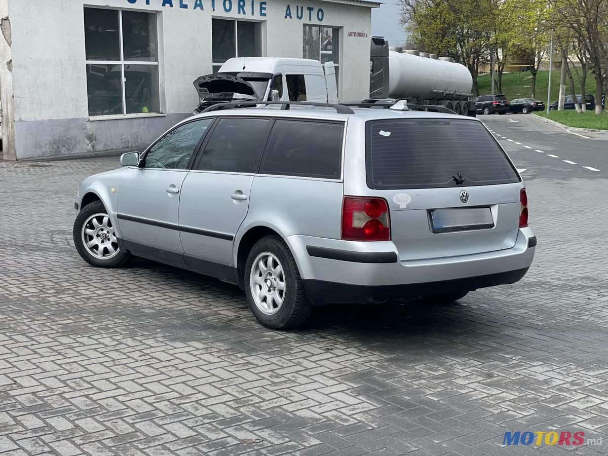 2003' Volkswagen Passat photo #5