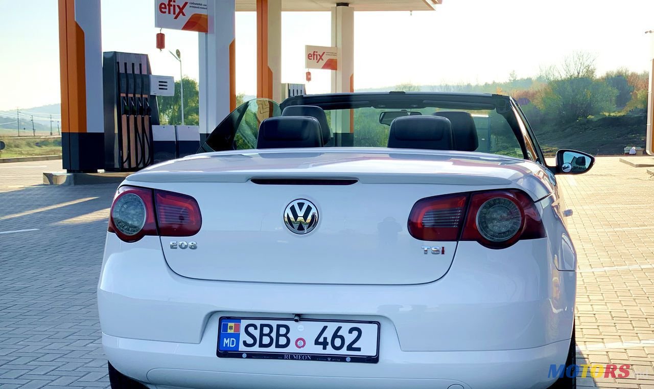 2008' Volkswagen Eos photo #2