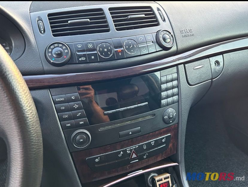 2004' Mercedes-Benz E Класс photo #5