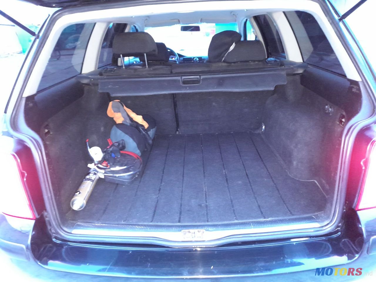 2002' Volkswagen Passat photo #6