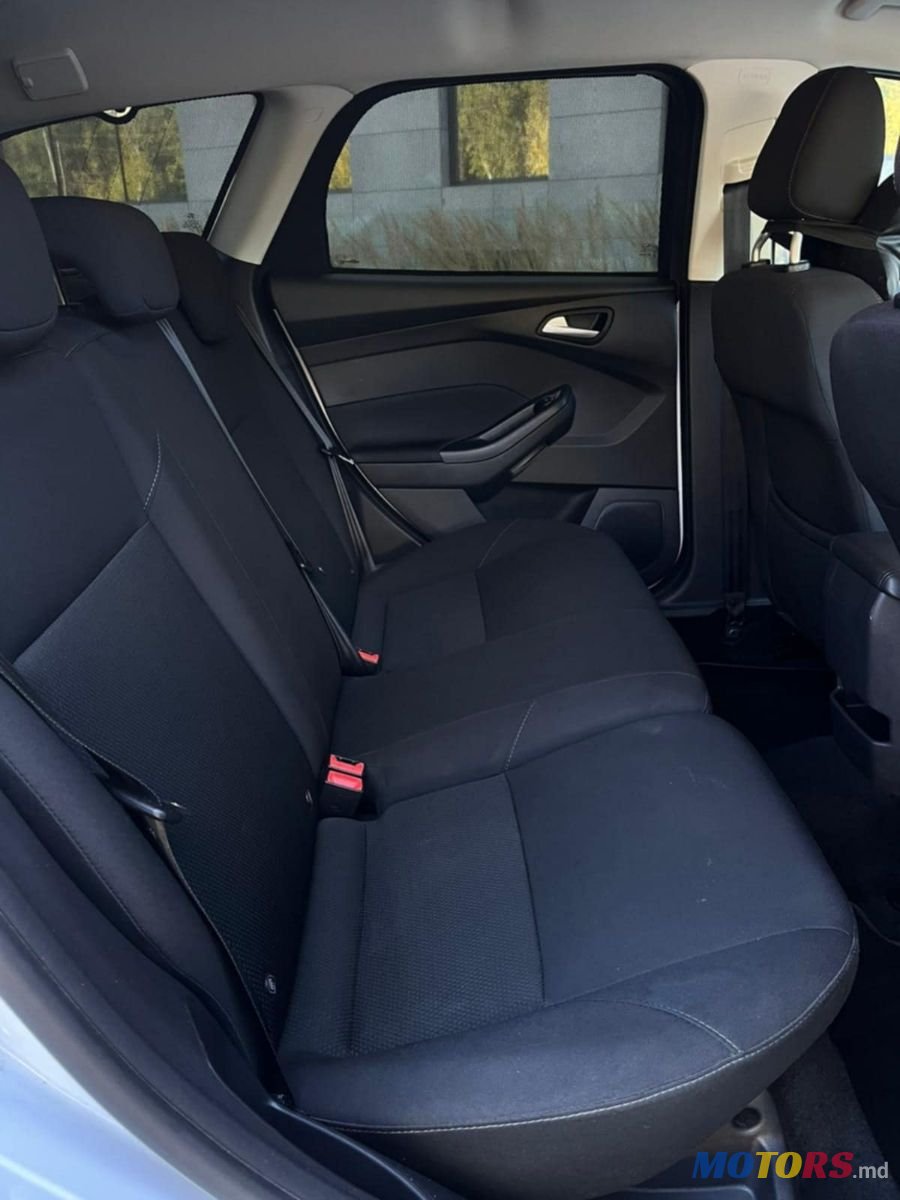 2017' Ford Focus photo #2