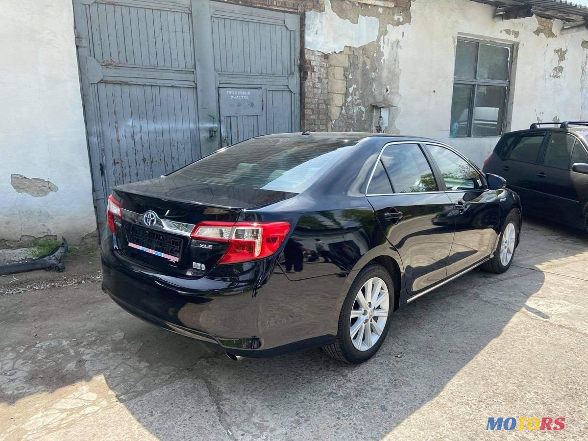 2013' Toyota Camry photo #3