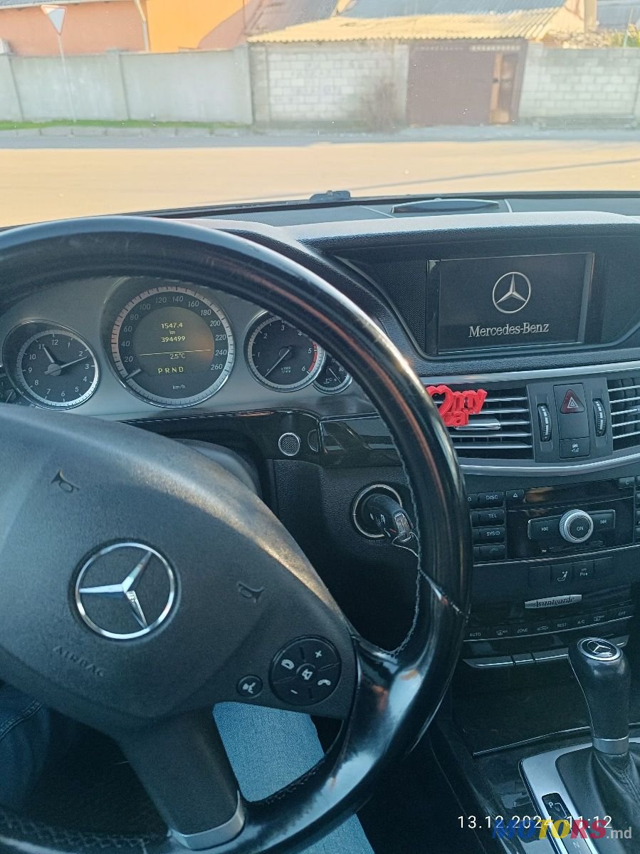 2009' Mercedes-Benz E-Class photo #4