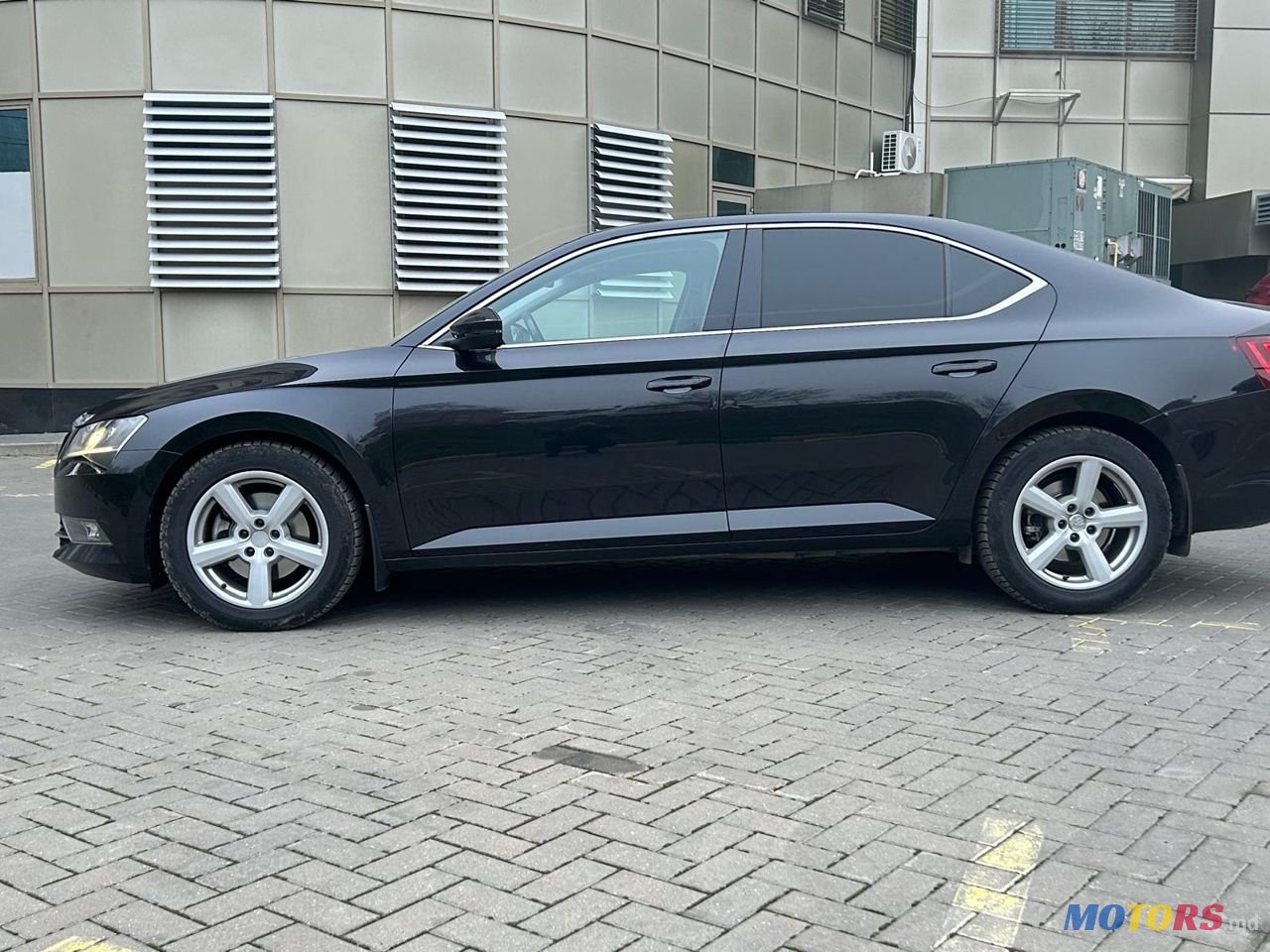 2016' Skoda Superb photo #3