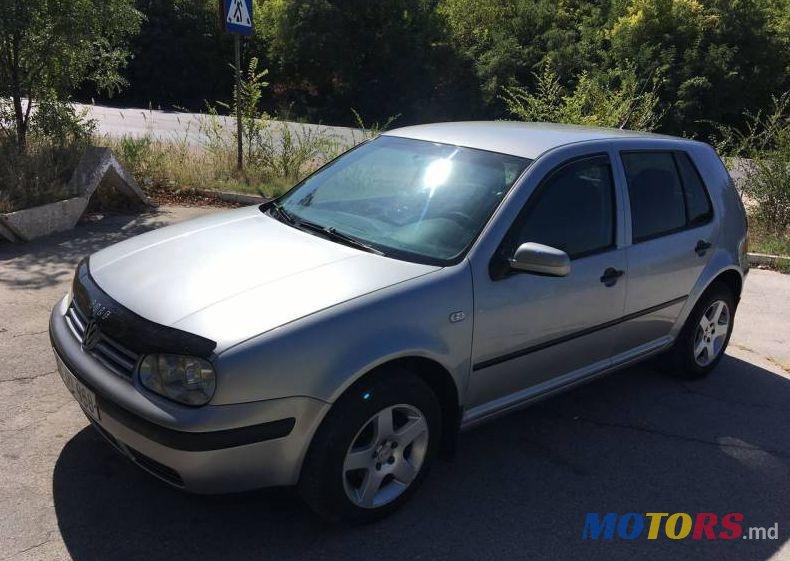 2003' Volkswagen Golf photo #1