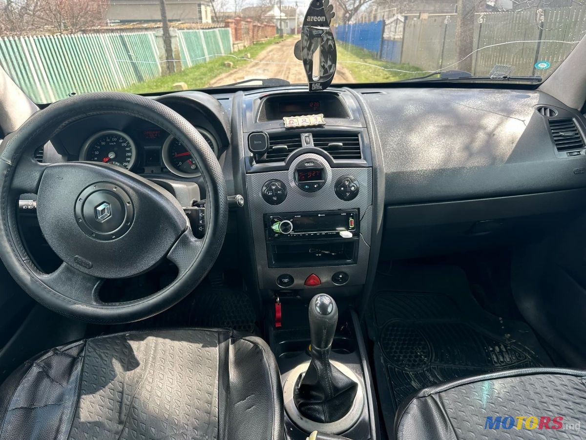 2004' Renault Megane photo #6