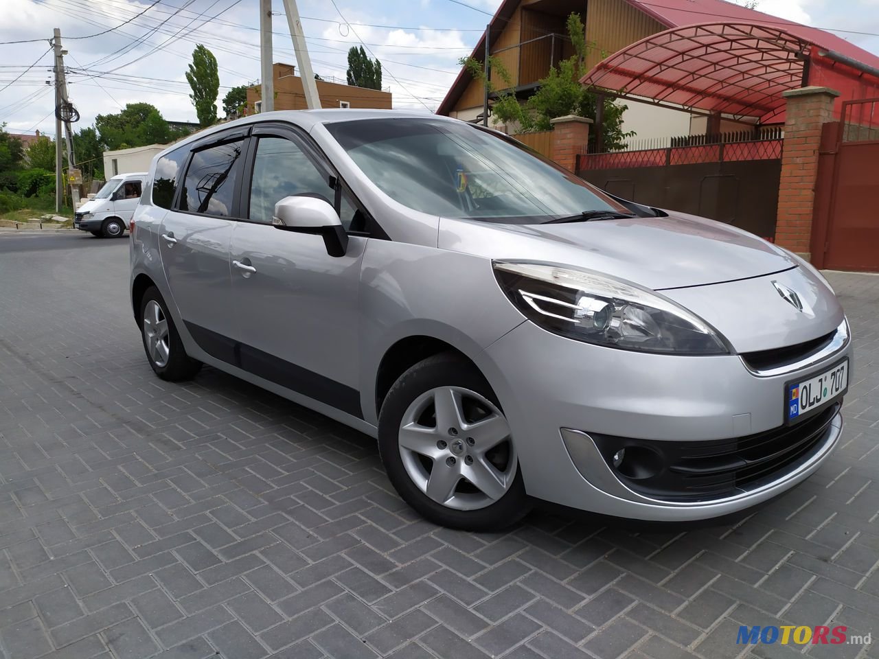 2012' Renault Grand Scenic photo #5