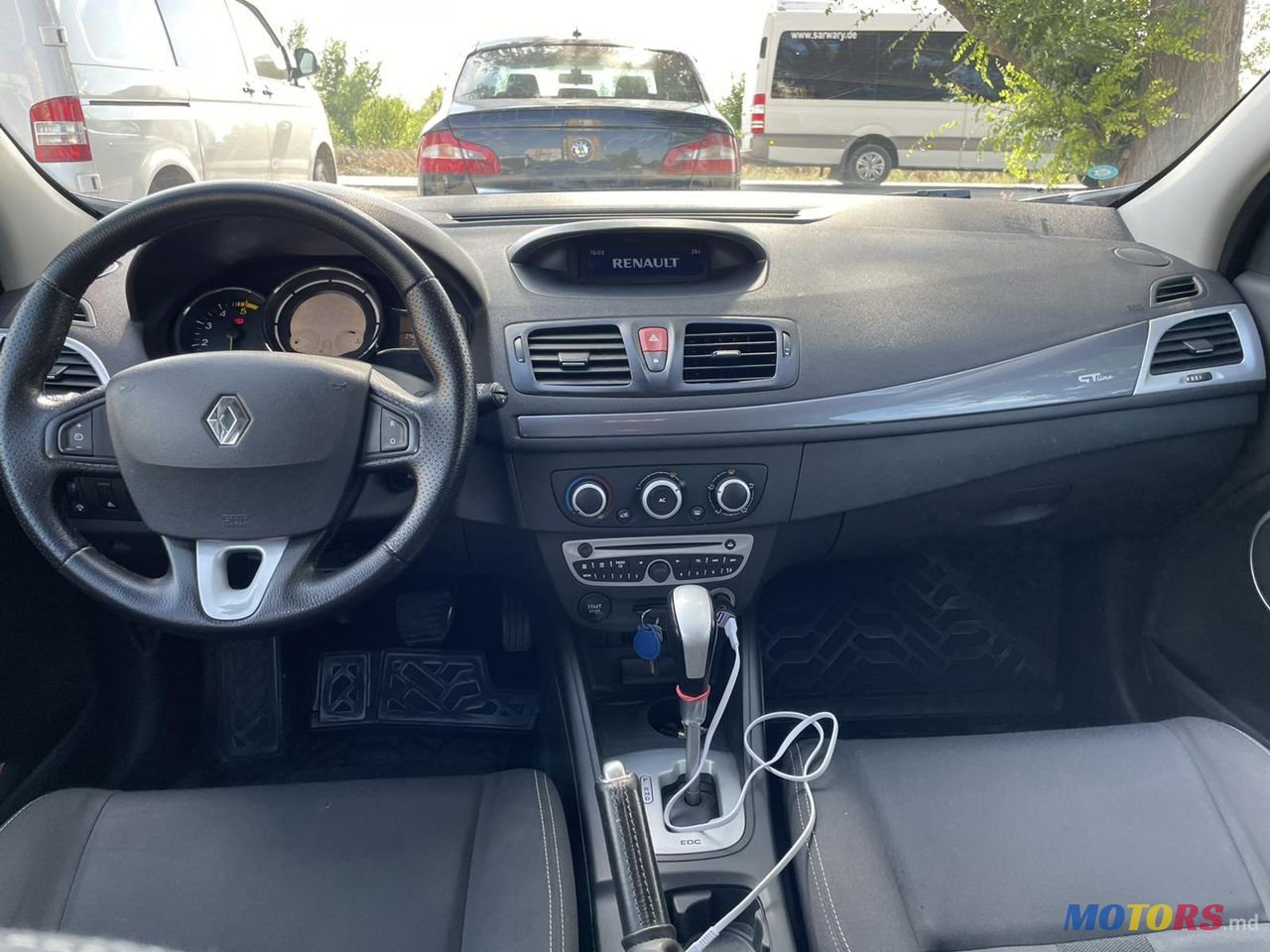 2011' Renault Megane photo #5