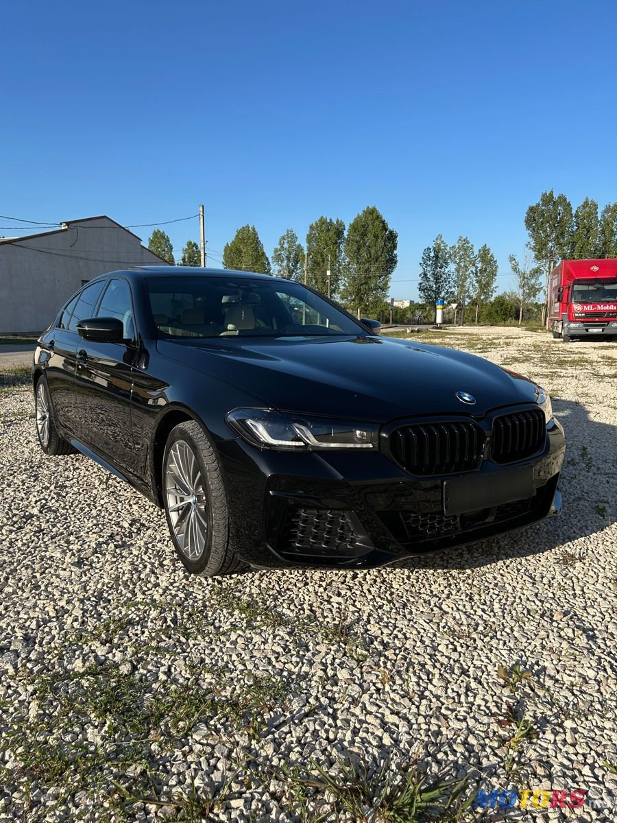 2019' BMW 5 Series photo #1