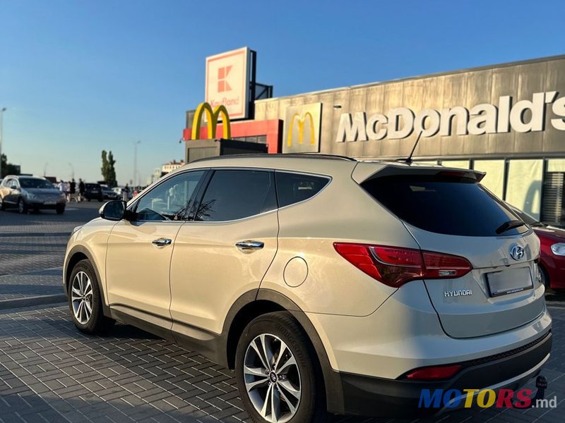 2015' Hyundai Santa Fe photo #4