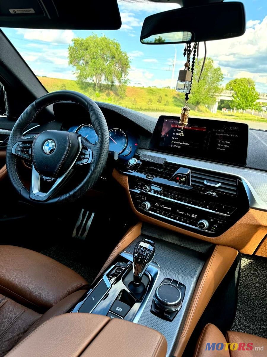2018' BMW 5 Series photo #4