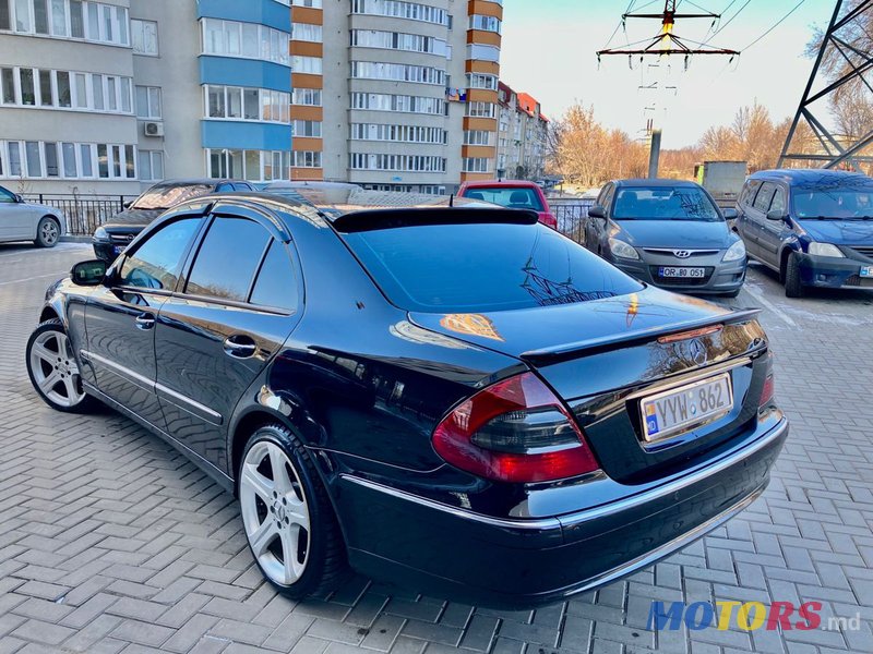 2004' Mercedes-Benz E Класс photo #4