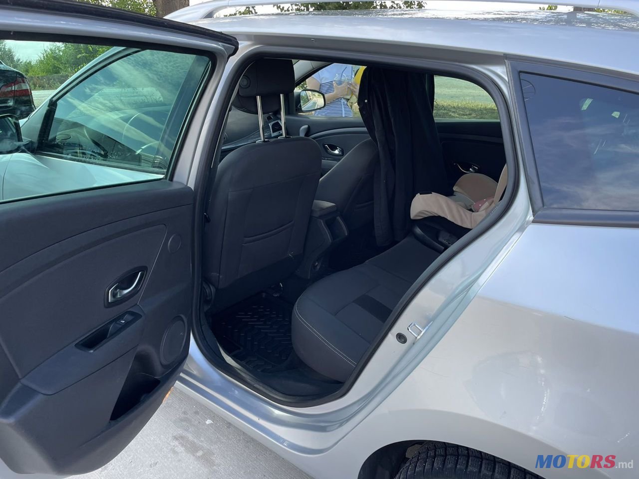 2011' Renault Megane photo #4