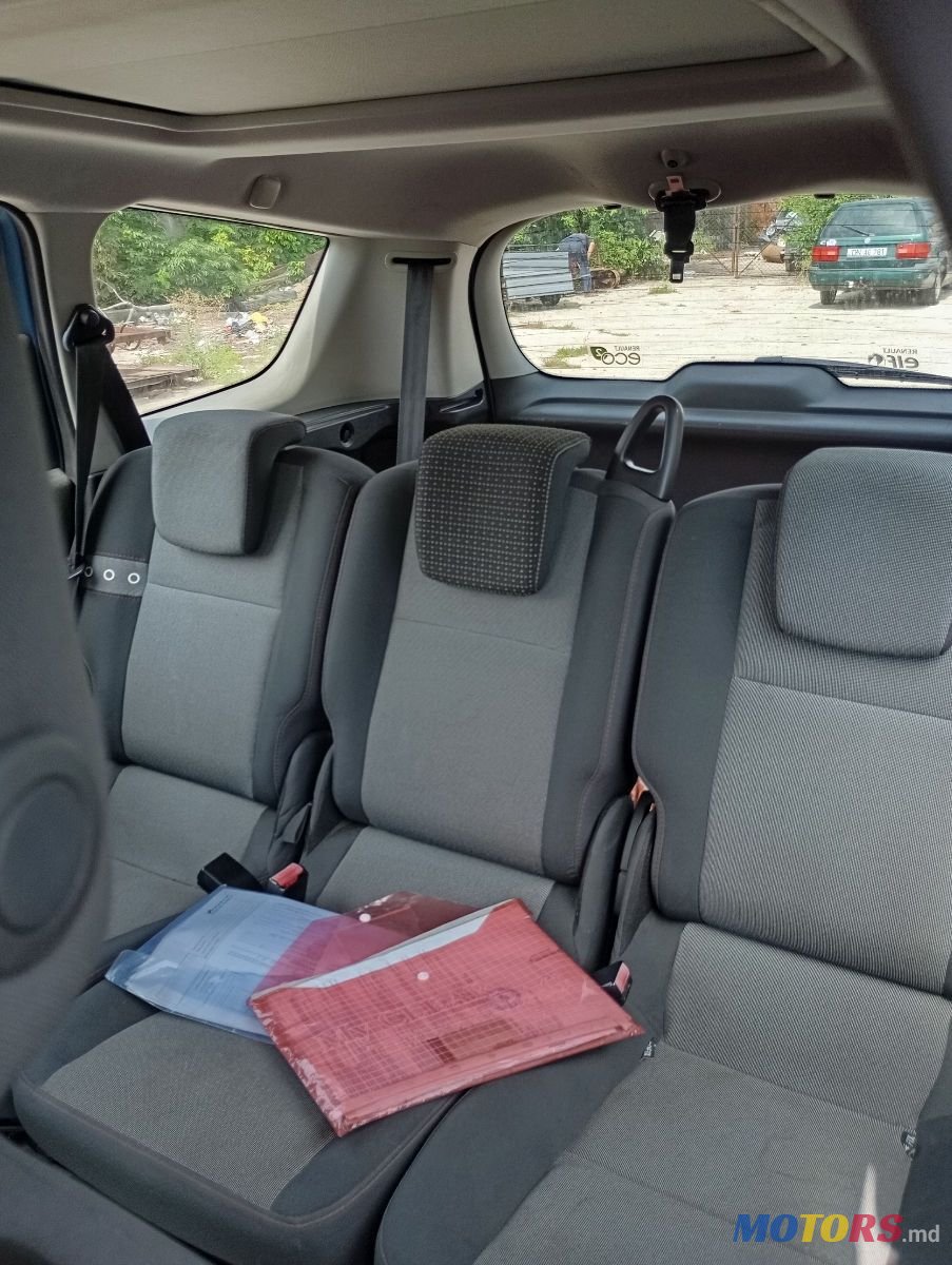 2013' Renault Grand Scenic photo #1