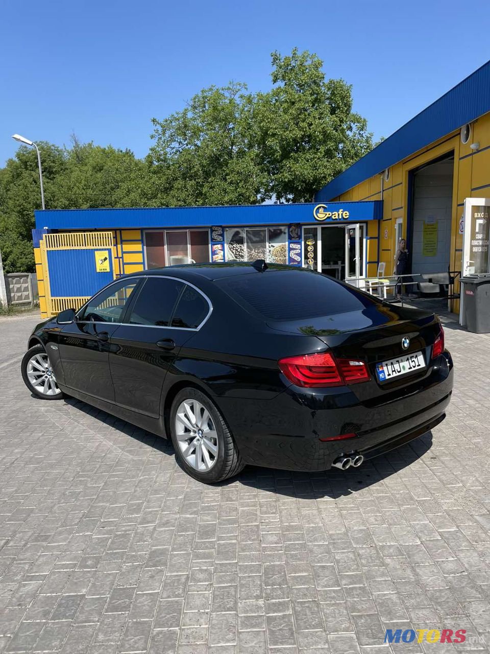 2012' BMW 5 Series photo #2