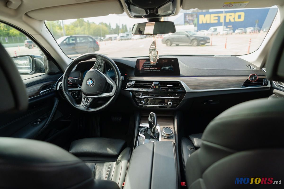 2018' BMW 5 Series photo #6