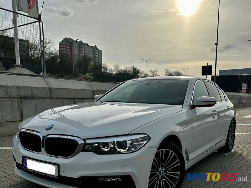 2018' BMW 5 Series photo #3