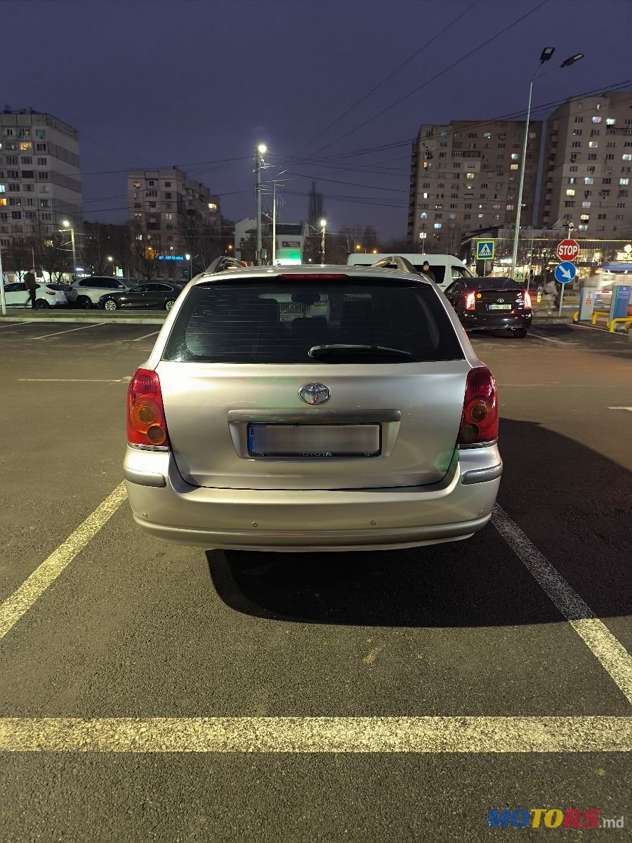 2003' Toyota Avensis photo #4