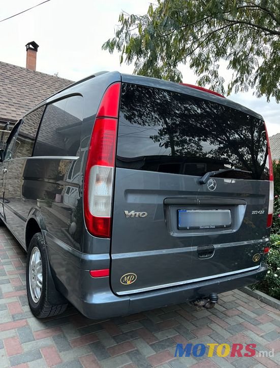 2011' Mercedes-Benz Vito photo #2