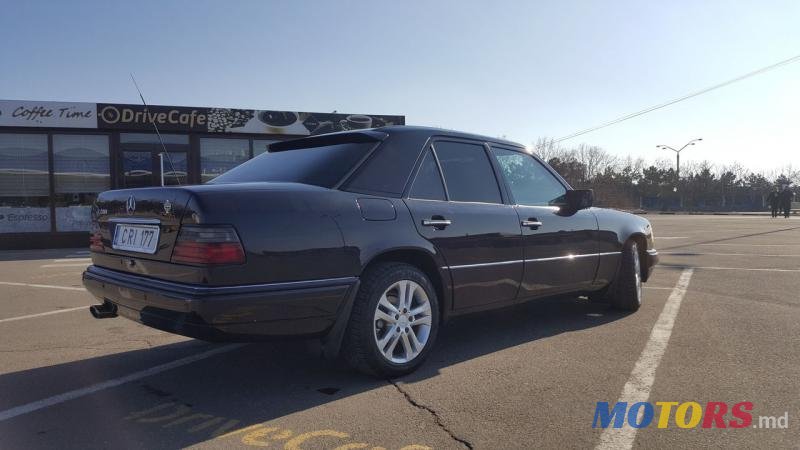 1994' Mercedes-Benz E-Class photo #3