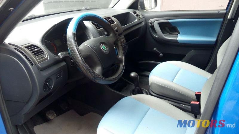 2009' Skoda Fabia photo #3