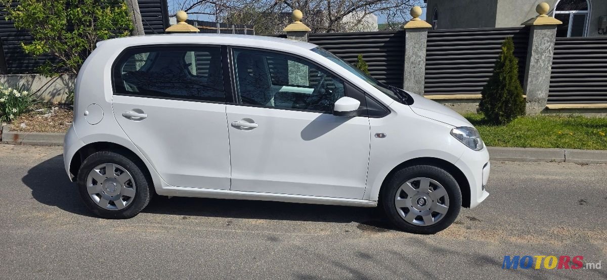 2013' Volkswagen Up! photo #2