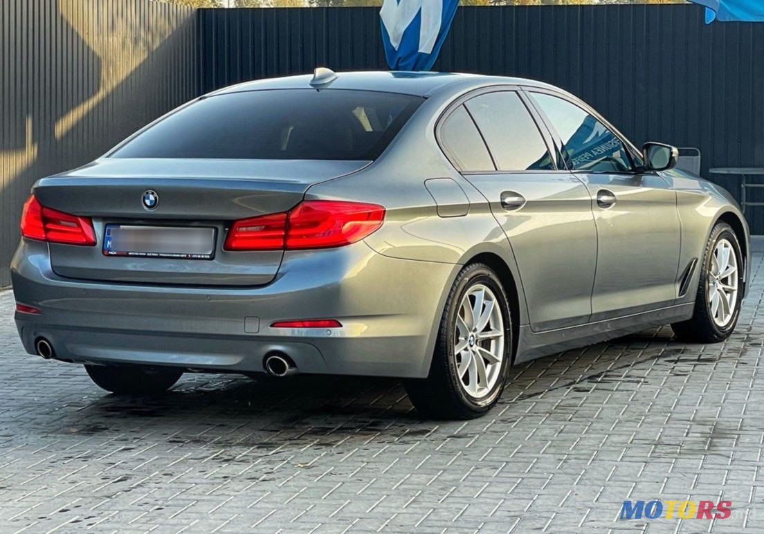 2019' BMW 5 Series photo #4