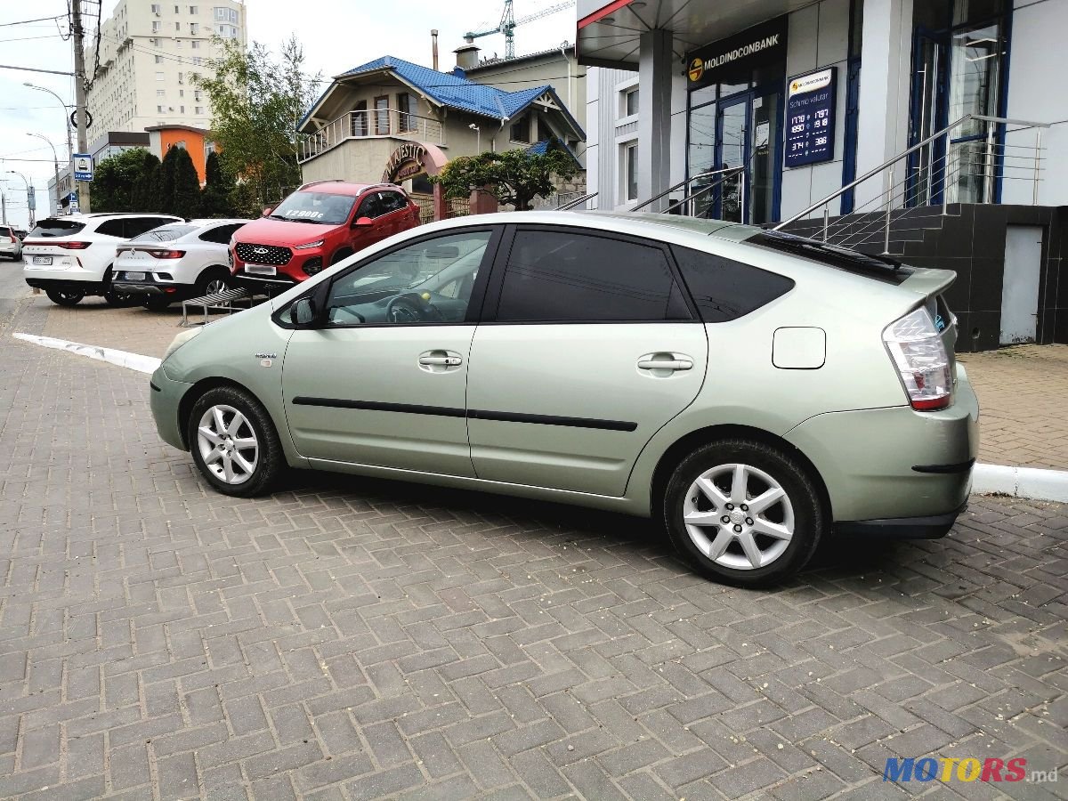 2006' Toyota Prius photo #2