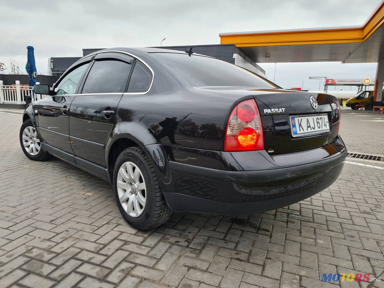 2003' Volkswagen Passat photo #3