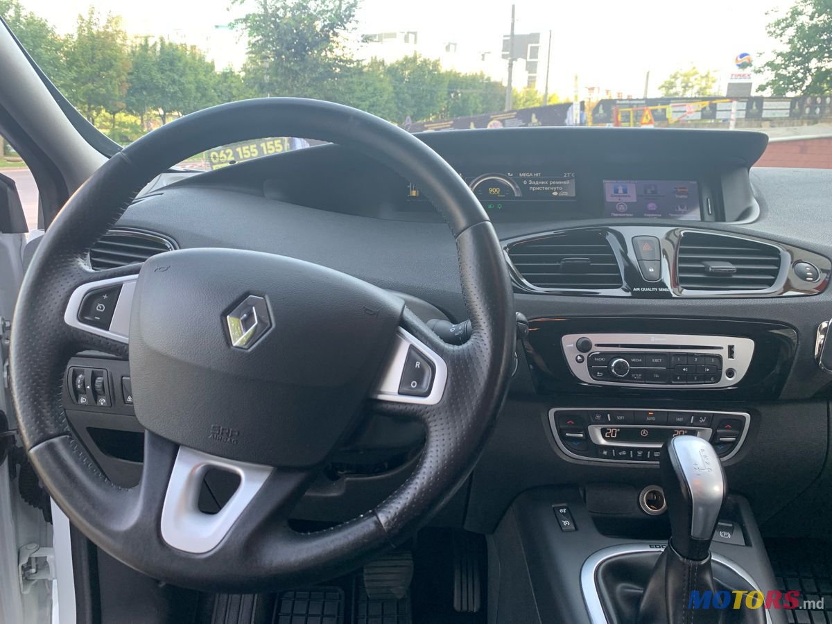 2014' Renault Scenic photo #5