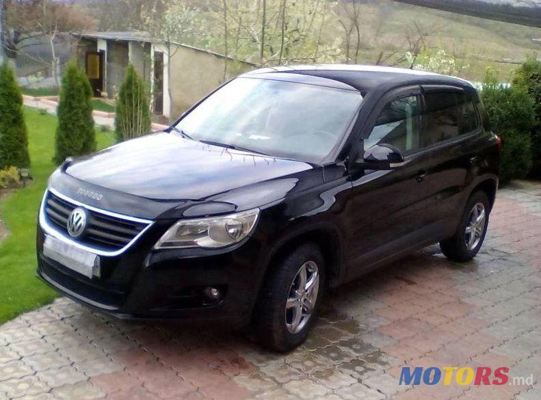 2008' Volkswagen Tiguan photo #1