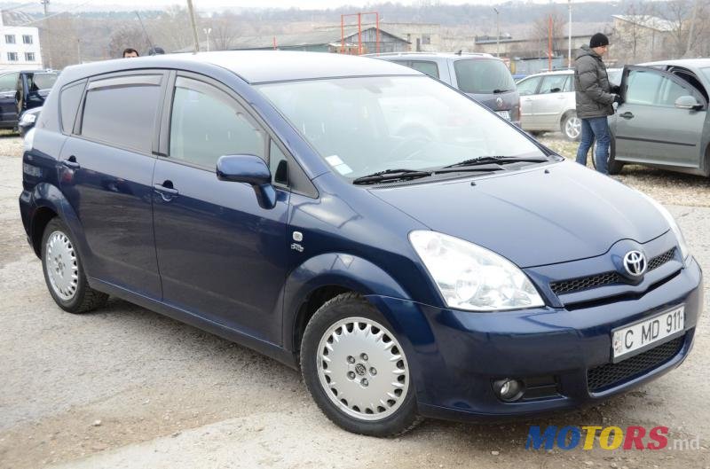2004' Toyota Corolla photo #1