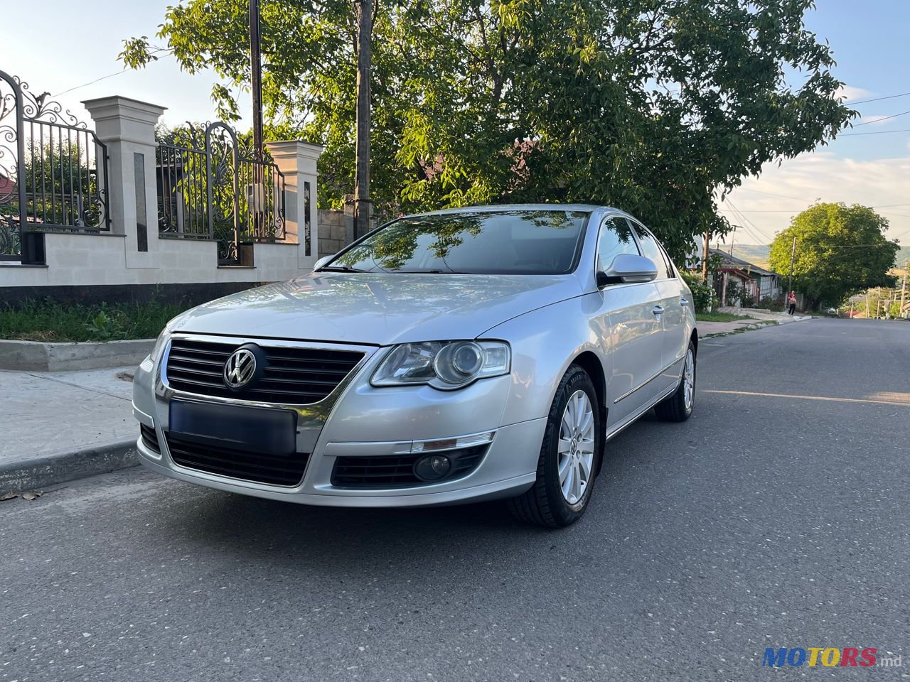 2008' Volkswagen Passat photo #3