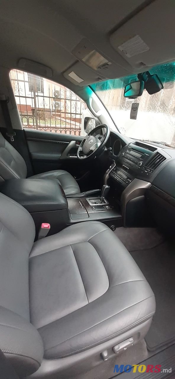 2009' Toyota Land Cruiser photo #4