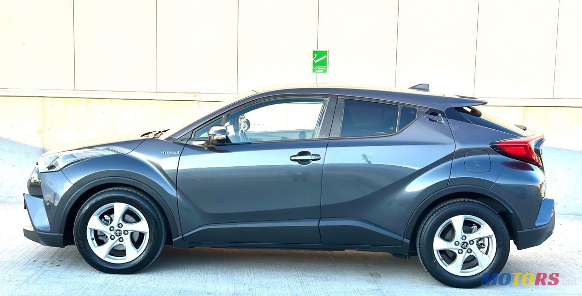 2018' Toyota C-HR photo #3
