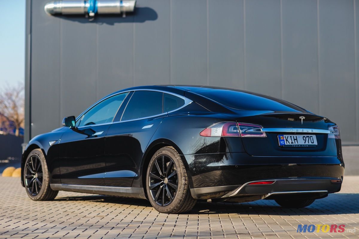 2015' Tesla Model S photo #2