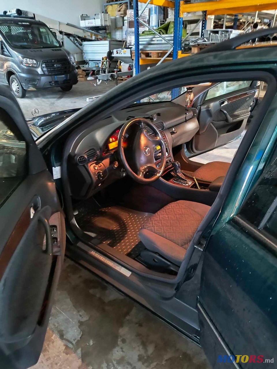 2003' Mercedes-Benz C-Class photo #3