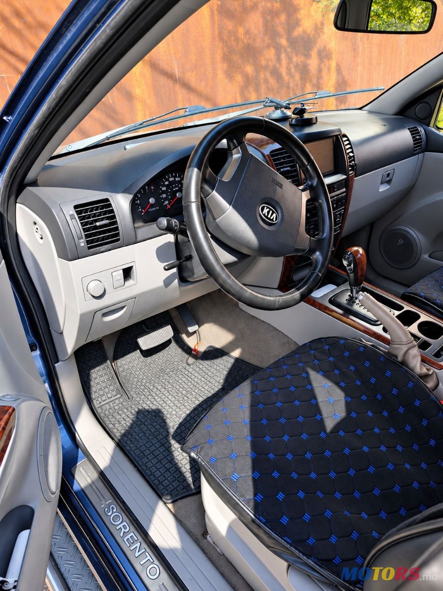 2004' Kia Sorento photo #3