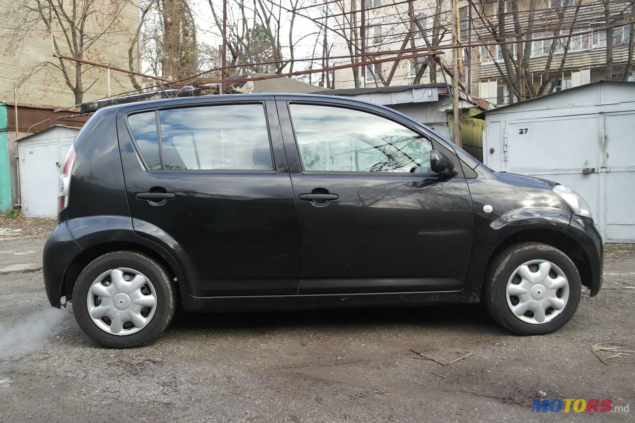 2006' Daihatsu Sirion photo #3