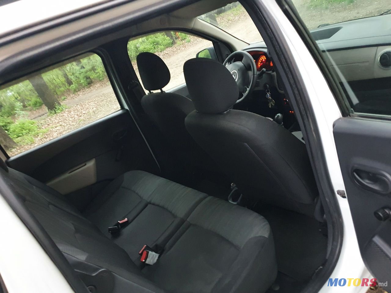 2014' Dacia Lodgy photo #6