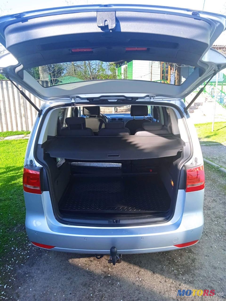 2012' Volkswagen Touran photo #1