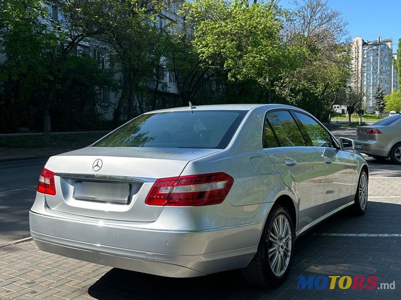 2009' Mercedes-Benz E-Class photo #4