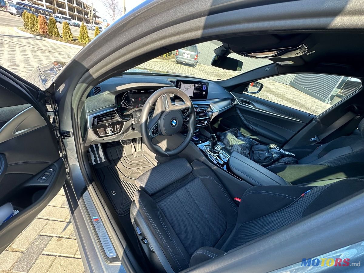 2021' BMW 5 Series photo #6