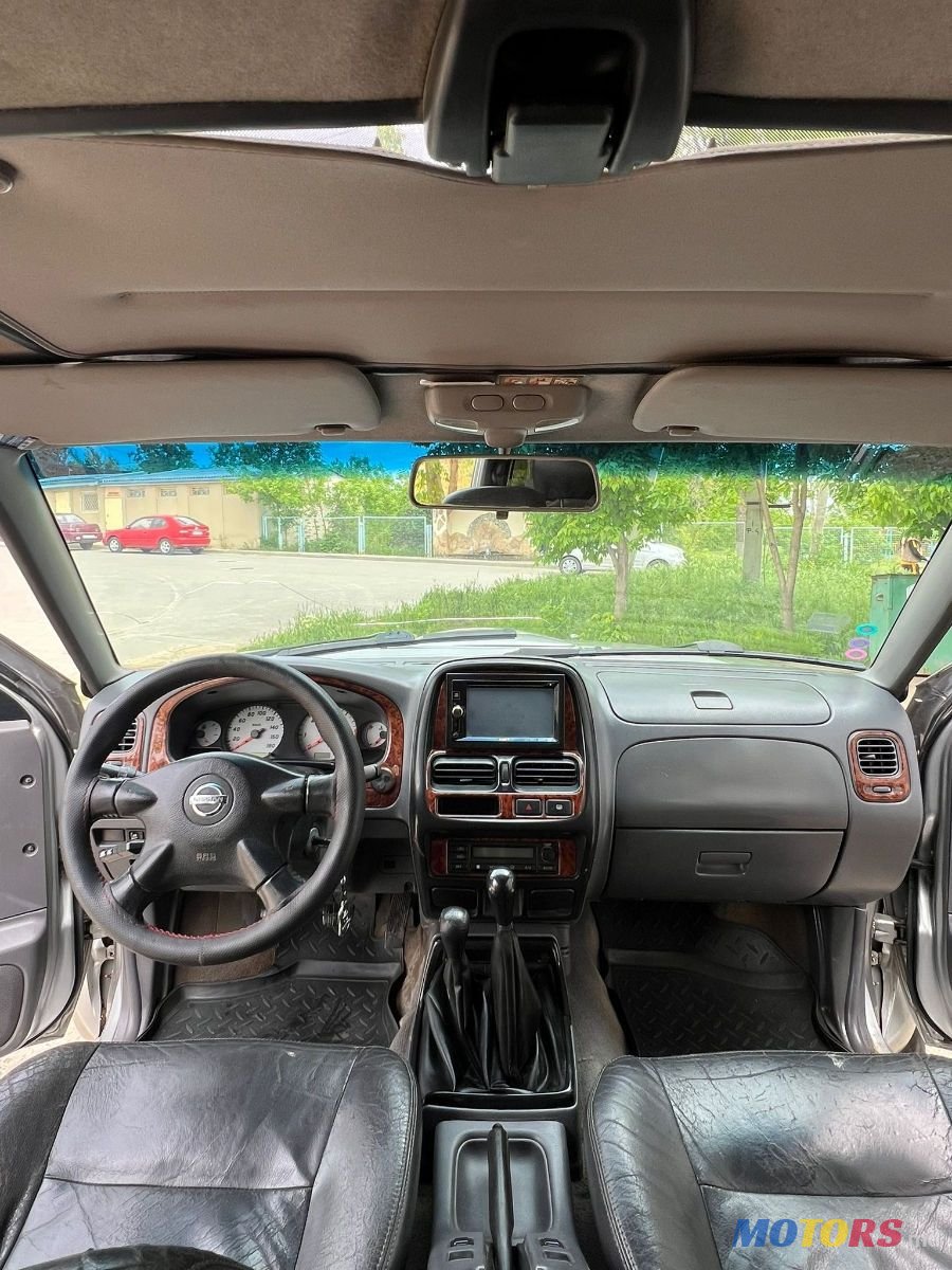 2002' Nissan Navara photo #6