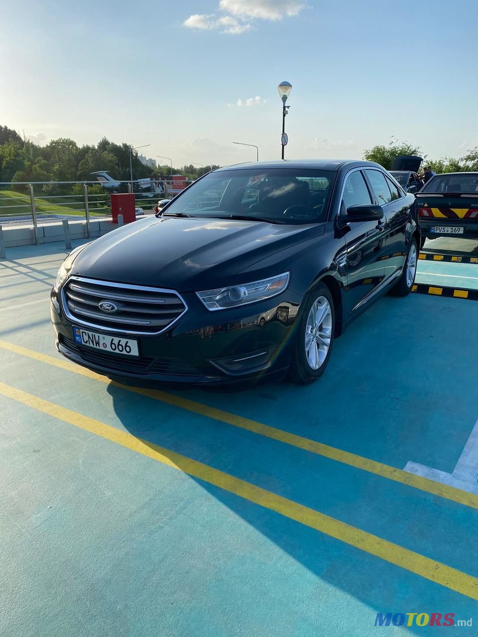 2015' Ford Taurus photo #1