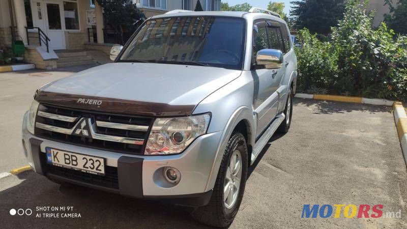 2008' Mitsubishi Pajero photo #6